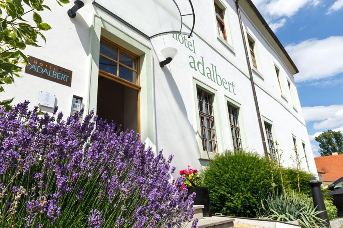 Adalbert Ecohotel Prague Exterior photo