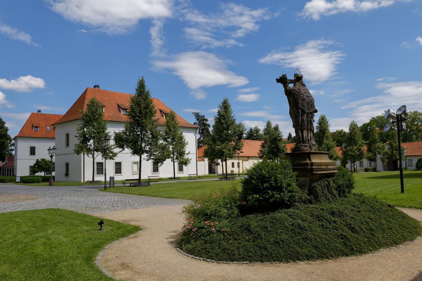 Adalbert Ecohotel Prague Exterior photo